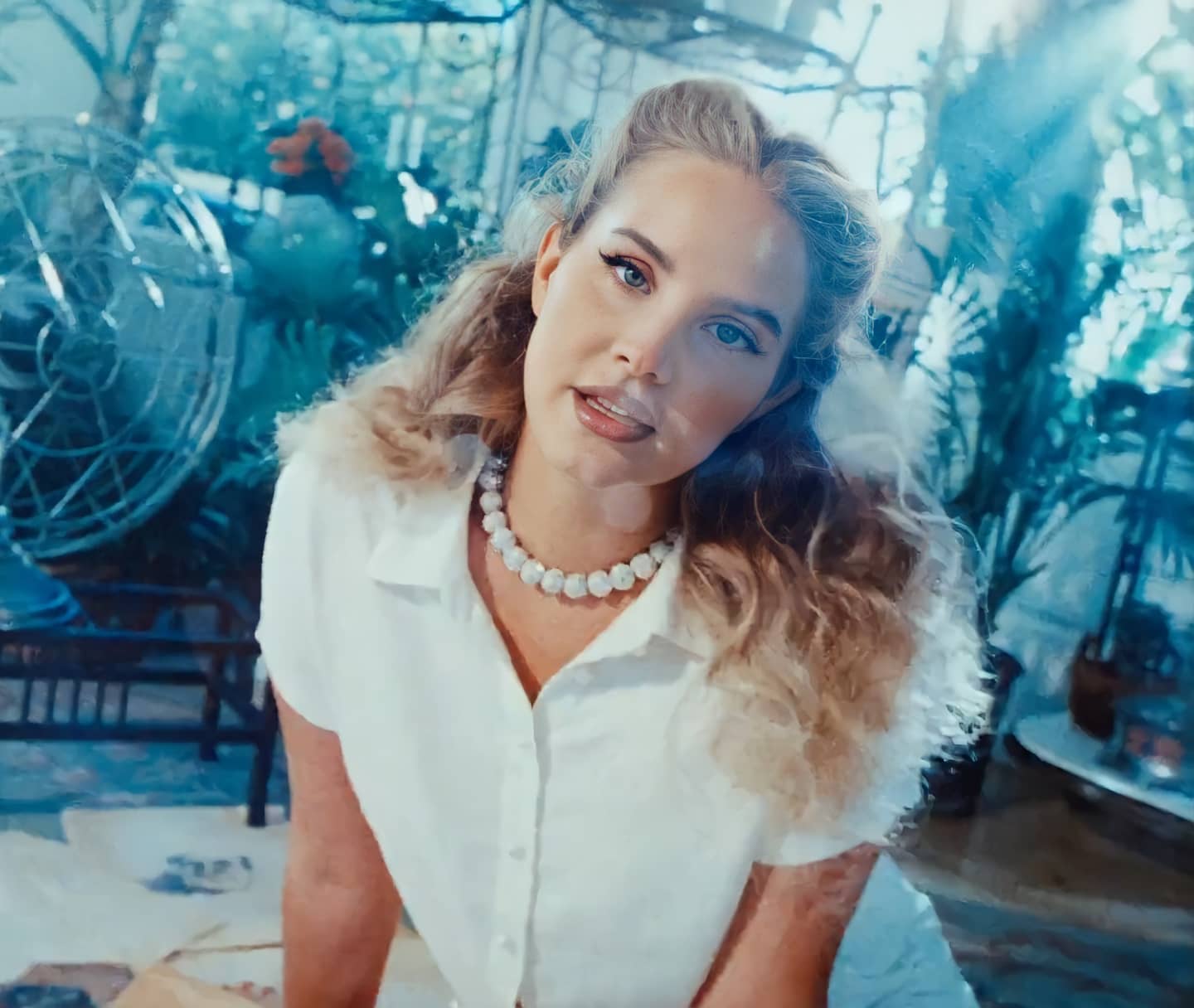 Lana Del Rey Ecco Il Nuovo Video Per Chemtrails Over The Country Club Video E Traduzione 7763